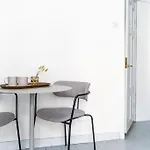 Small Studio With Spacious Bathroom In Ullanlinna