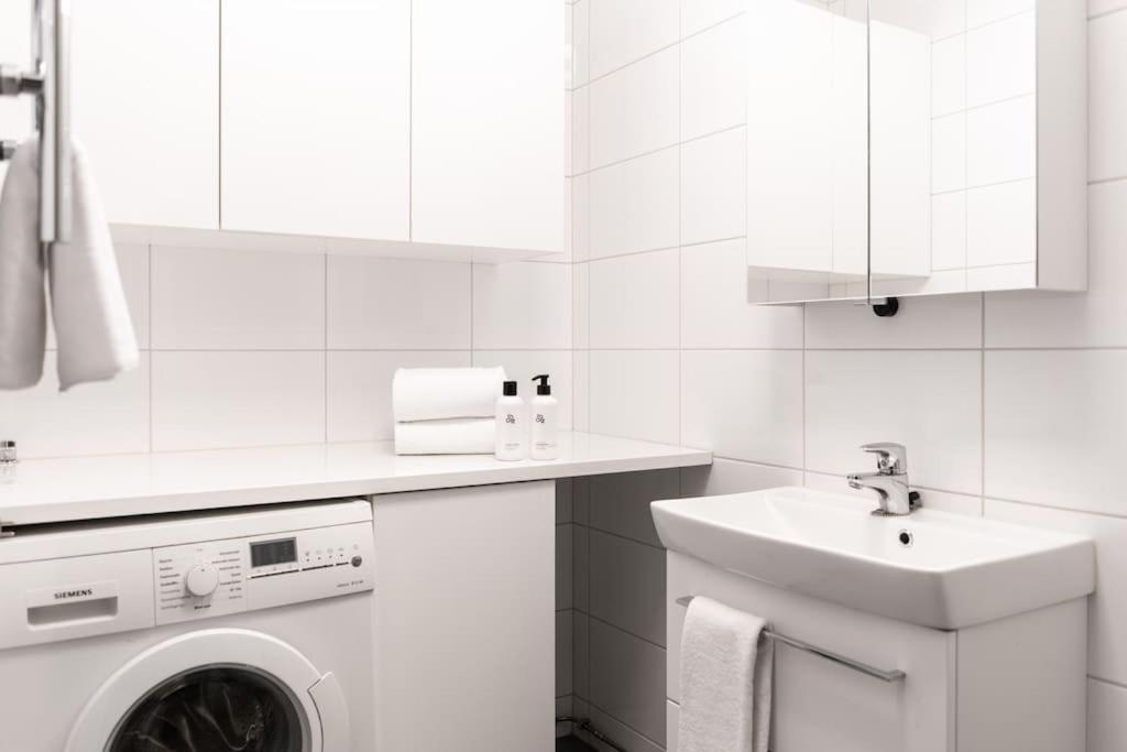 Small With Spacious Bathroom In Ullanlinna Appartement *